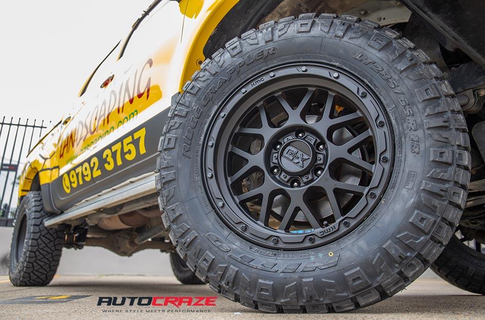 TOYOTA HILUX N70 4WD GRENADE OR MATTE BLACK